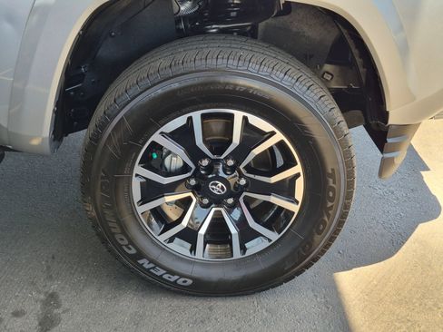 Certified 2023 Toyota Tacoma TRD Sport AWD/4WD image 7