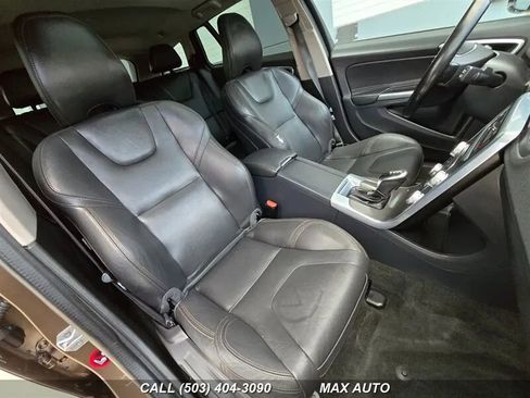 Used 2016 Volvo V60 T5 Cross Country w/ Convenience Package image 20