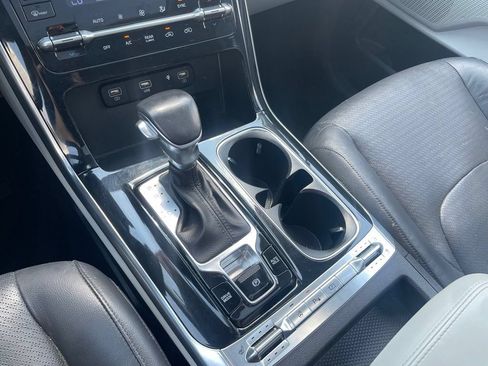 Used 2022 Kia Carnival SX Prestige FWD image 19