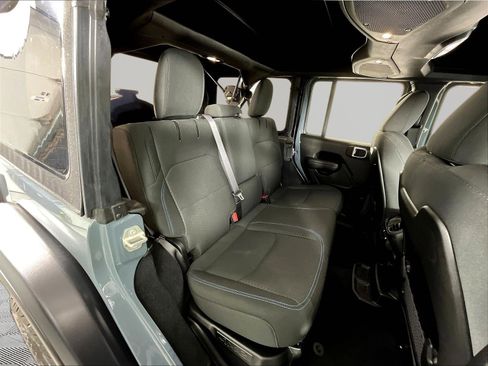 Used 2024 Jeep Wrangler Unlimited Rubicon 4xe AWD/4WD image 25