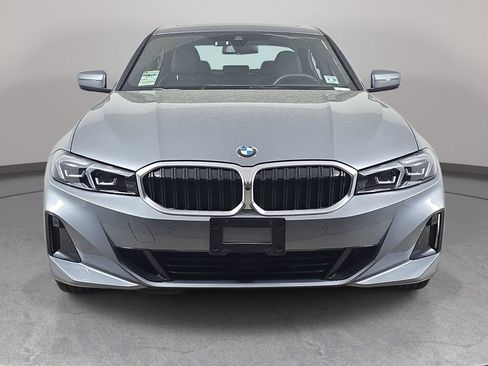 Used 2025 BMW 330i xDrive Sedan w/ Convenience Package AWD/4WD image 3