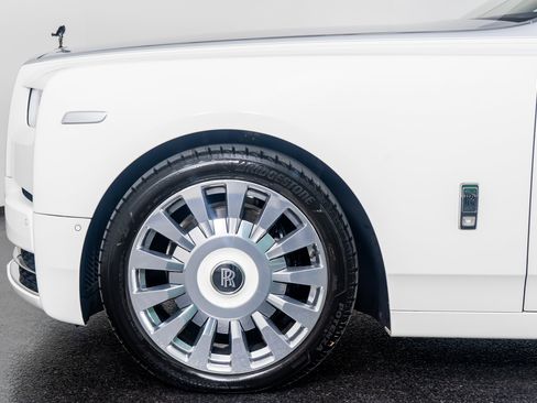 Used 2019 Rolls-Royce Phantom Sedan image 18