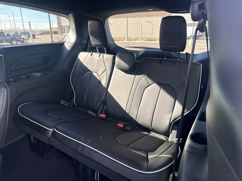 New 2026 Chrysler Pacifica Limited image 29