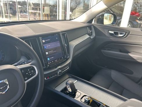 Certified 2025 Volvo XC60 B5 Plus image 19