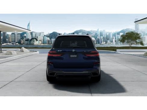 New 2026 BMW X7 xDrive40i w/ M Sport Package AWD/4WD image 5