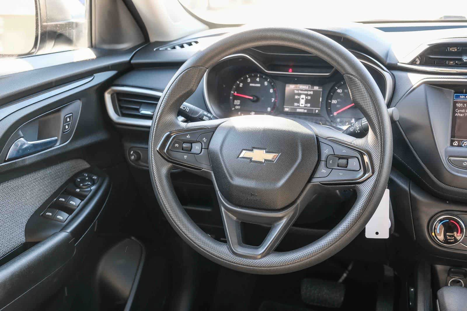 Used 2023 Chevrolet TrailBlazer LS FWD image 17
