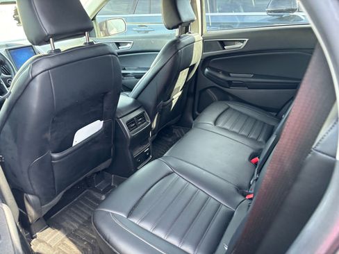Used 2024 Ford Edge SEL w/ Convenience Package image 9