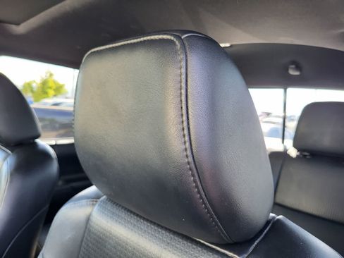 Used 2018 Toyota Tacoma Limited AWD/4WD image 14
