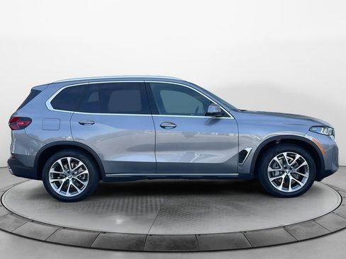 Certified 2024 BMW X5 xDrive40i w/ Premium Package AWD/4WD image 8
