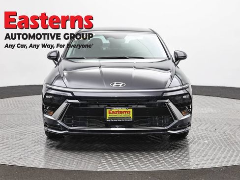 Used 2024 Hyundai Sonata SEL FWD image 2