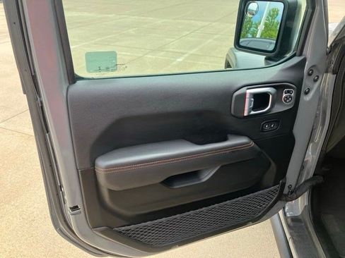 Used 2022 Jeep Gladiator Mojave w/ LED Lighting Group AWD/4WD image 9
