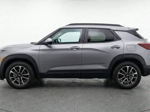 Used 2025 Chevrolet TrailBlazer LT AWD/4WD image 5