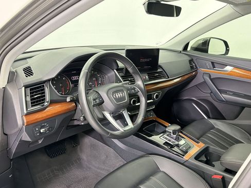Used 2023 Audi Q5 2.0T Premium w/ Convenience Package AWD/4WD image 4