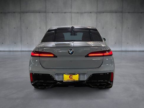 Used 2024 BMW 760i xDrive w/ Executive Package image 4