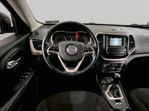 Used 2015 Jeep Cherokee Latitude AWD/4WD image 6