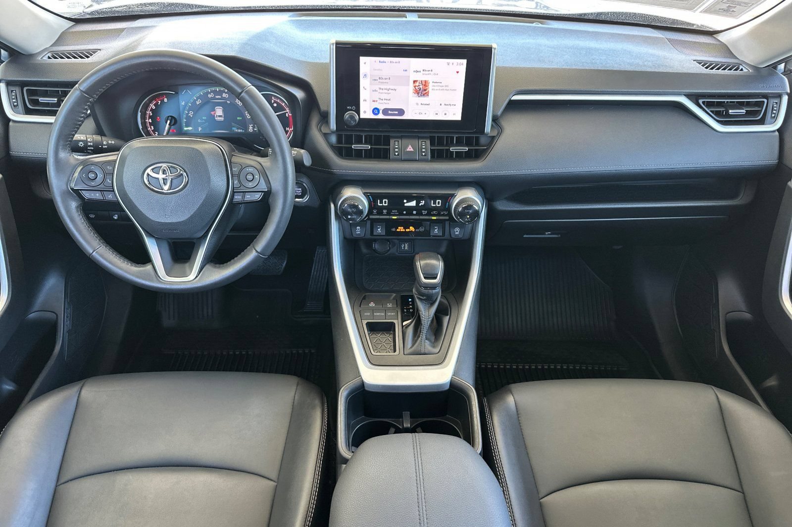 Used 2023 Toyota RAV4 XLE Premium FWD image 16