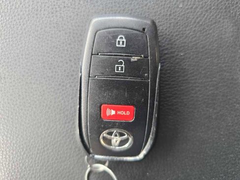 Used 2024 Toyota Tacoma SR5 AWD/4WD image 22