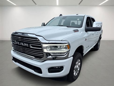 Used 2024 RAM 2500 Laramie AWD/4WD image 2