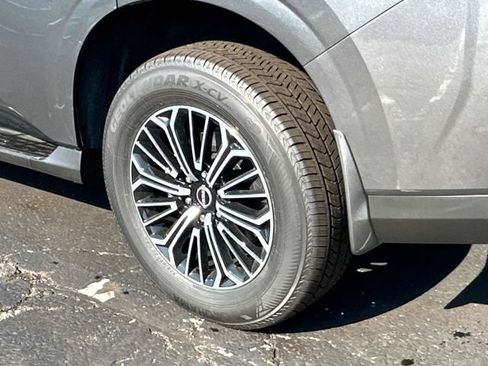 New 2025 Nissan Armada SL w/ Captain's Chari Seat Package image 26