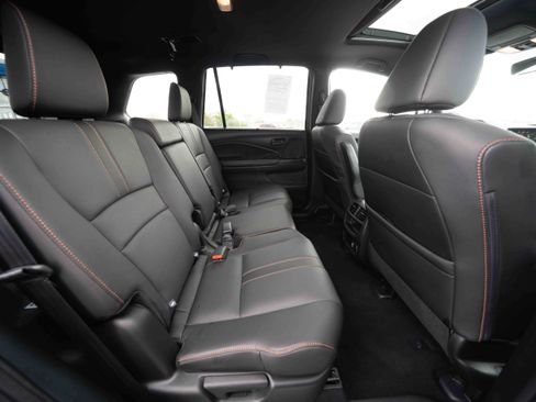 Certified 2023 Honda Passport TrailSport image 25