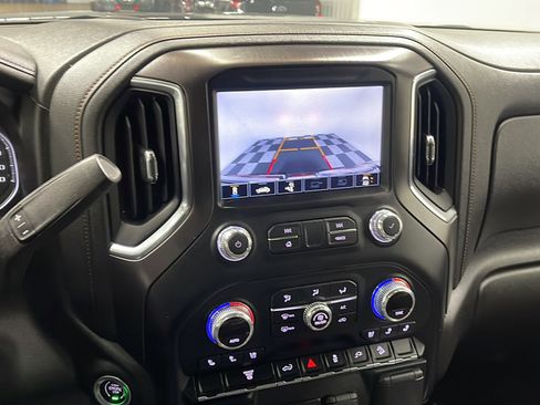 Used 2021 GMC Sierra 2500 AT4 AWD/4WD image 9