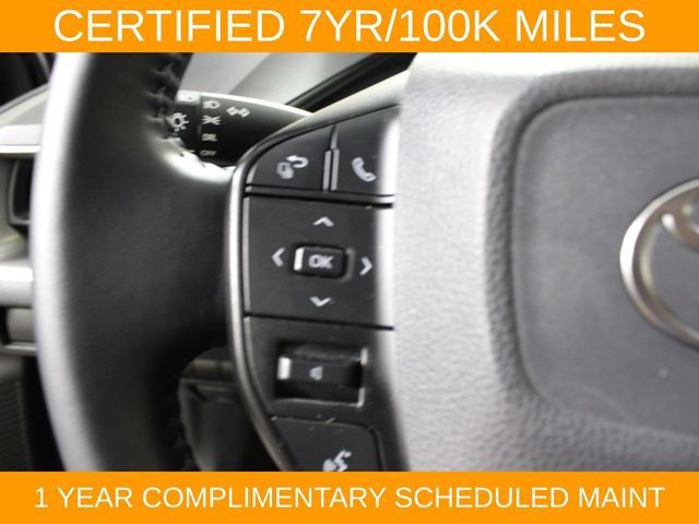 Used 2025 Toyota Prius LE FWD image 19