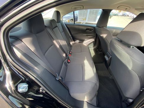 Used 2025 Toyota Corolla LE image 39