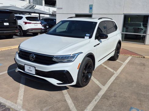 Certified 2023 Volkswagen Tiguan SE R-Line FWD image 1