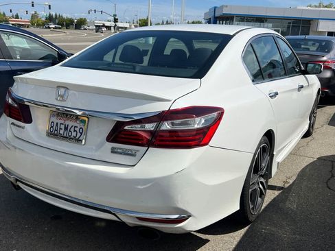 Used 2017 Honda Accord Sport Special Edition image 4