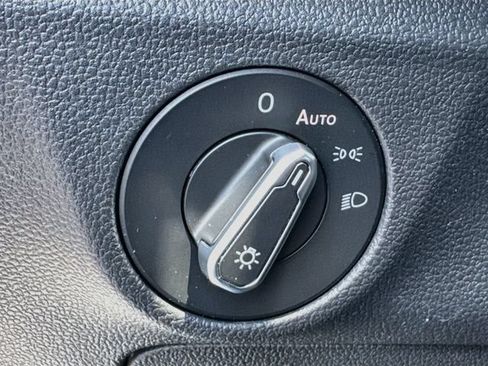 Used 2023 Volkswagen Jetta SE FWD image 14