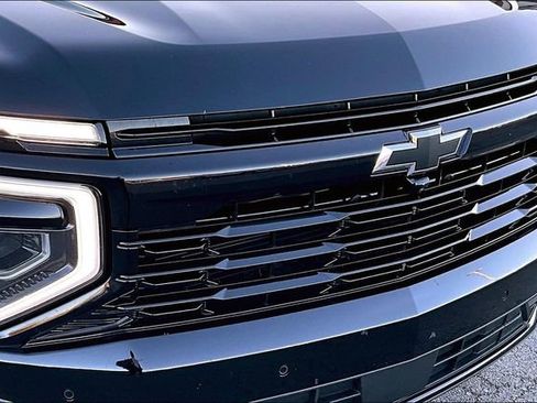 Used 2025 Chevrolet Suburban RST w/ RST Capability Package AWD/4WD image 34