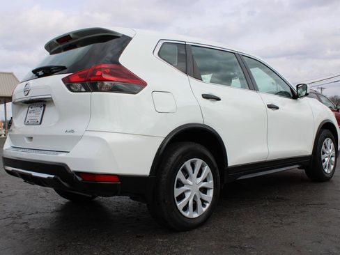 Used 2018 Nissan Rogue S image 4