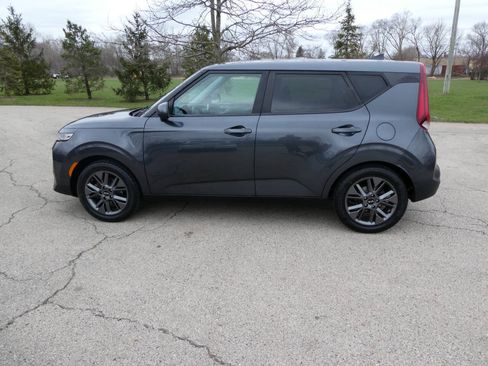 Used 2021 Kia Soul S FWD image 7