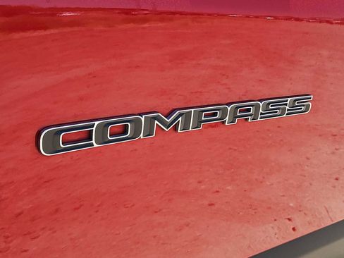 Used 2018 Jeep Compass Limited w/ Navigation Group FWD image 12