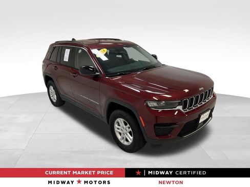 Used 2024 Jeep Grand Cherokee Laredo w/ Luxury Tech Group I AWD/4WD image 1