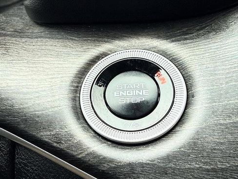 Used 2025 Jeep Grand Cherokee Limited image 37