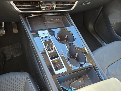 Used 2024 Volkswagen Atlas SE image 22