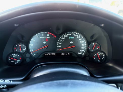 Used 2001 Chevrolet Corvette Convertible w/ Preferred Equipment Group2 image 22