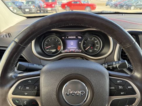 Used 2014 Jeep Cherokee Trailhawk w/ Comfort/Convenience Group image 7