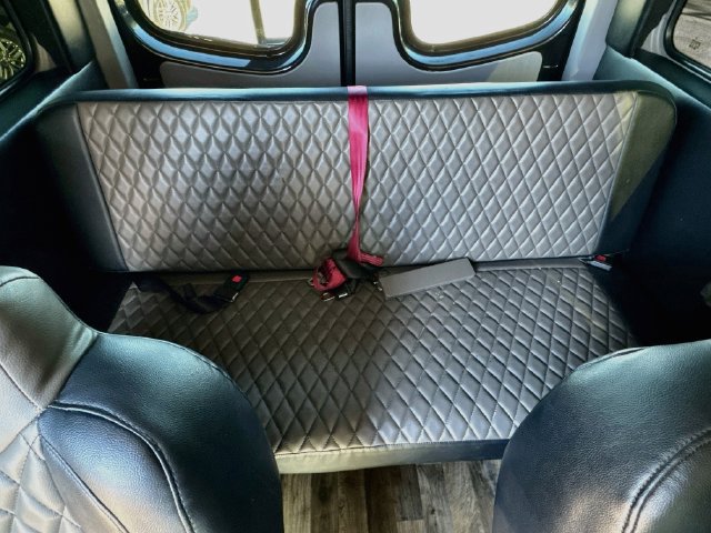 Used 2018 Mercedes-Benz Sprinter 2500 image 25