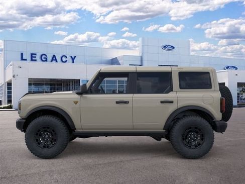 New 2026 Ford Bronco Badlands AWD/4WD image 3