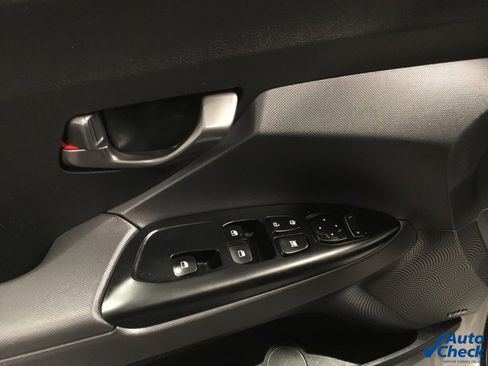 Used 2021 Hyundai Veloster Turbo image 19