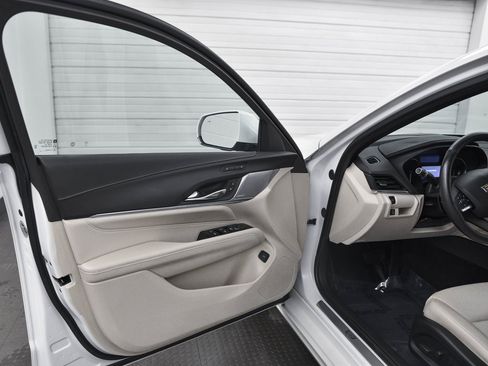 Used 2022 Cadillac CT4 Premium Luxury image 7