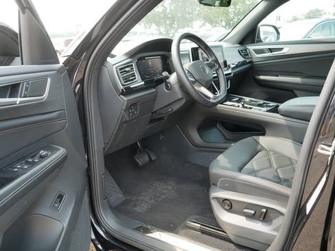 Certified 2026 Volkswagen Atlas Cross Sport SE AWD/4WD image 12