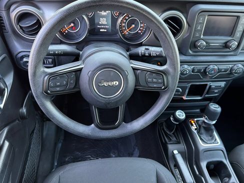 Used 2019 Jeep Wrangler Sport AWD/4WD image 13