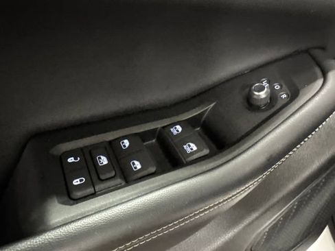Used 2023 Jeep Grand Cherokee L Laredo AWD/4WD image 7