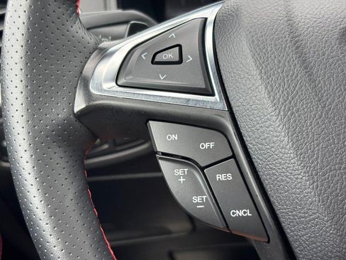 Used 2024 Ford Edge ST-Line w/ Class II Trailer Tow Package AWD/4WD image 19