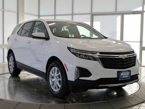 Certified 2024 Chevrolet Equinox LT image 2