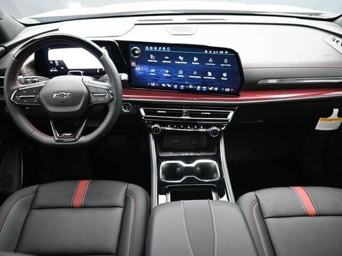 New 2026 Chevrolet Traverse RS w/ LPO, Floor Liner Package FWD image 25