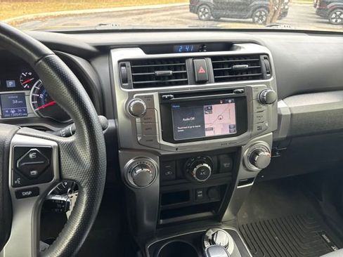 Used 2016 Toyota 4Runner SR5 Premium image 13